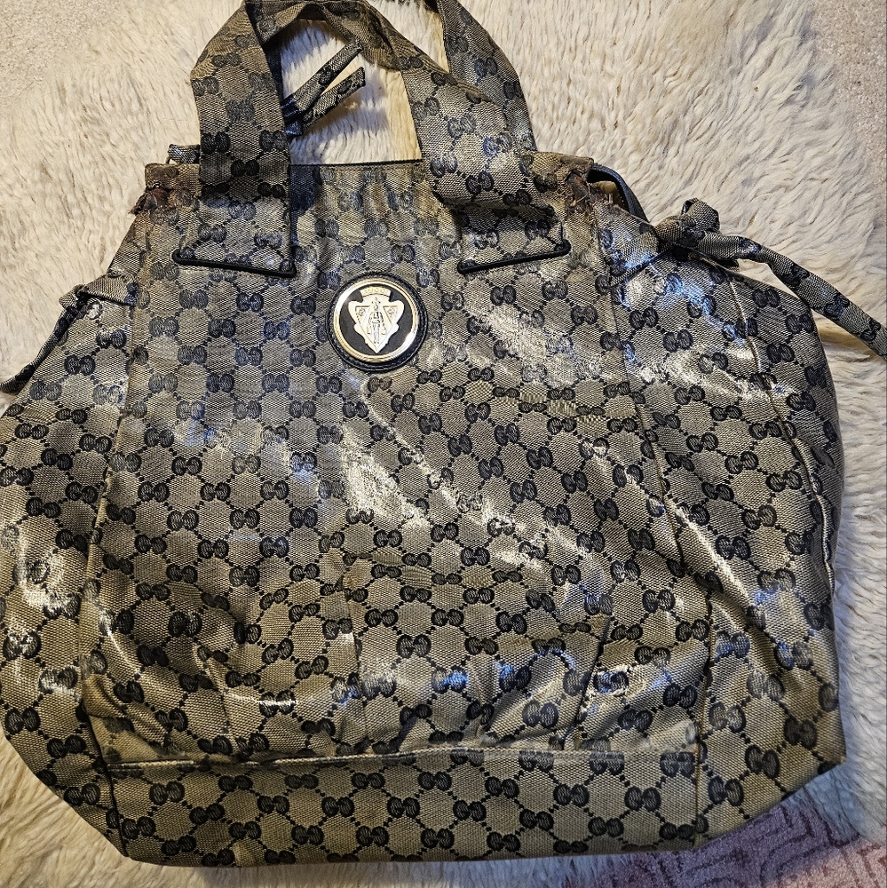 Authentic GUCCI purse